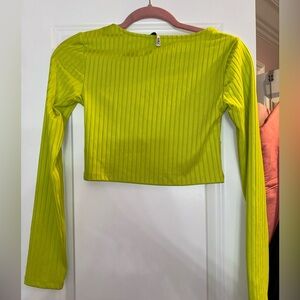 Green long sleeve crop top from Zara. Brand new.